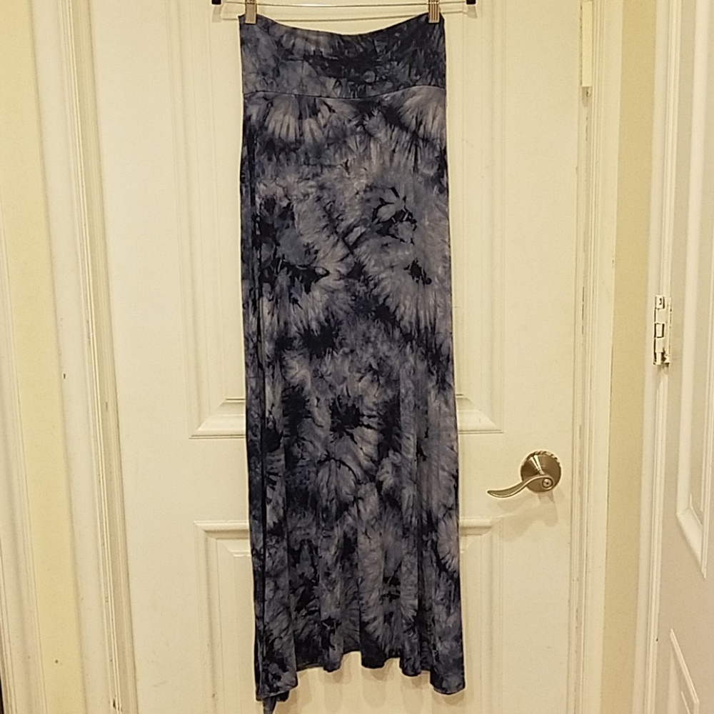 Lock & Love | Blue flowy maxi skirt